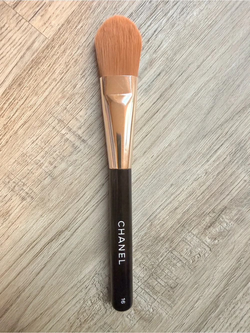 CHANEL Vintage Foundation Brush #16